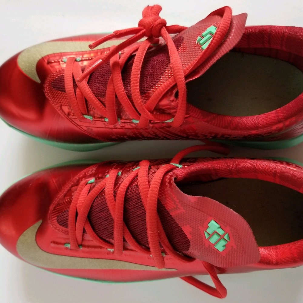 Pre owned GIRLS NIKE KD 6 "CHRISTMAS", SIZE 5Y